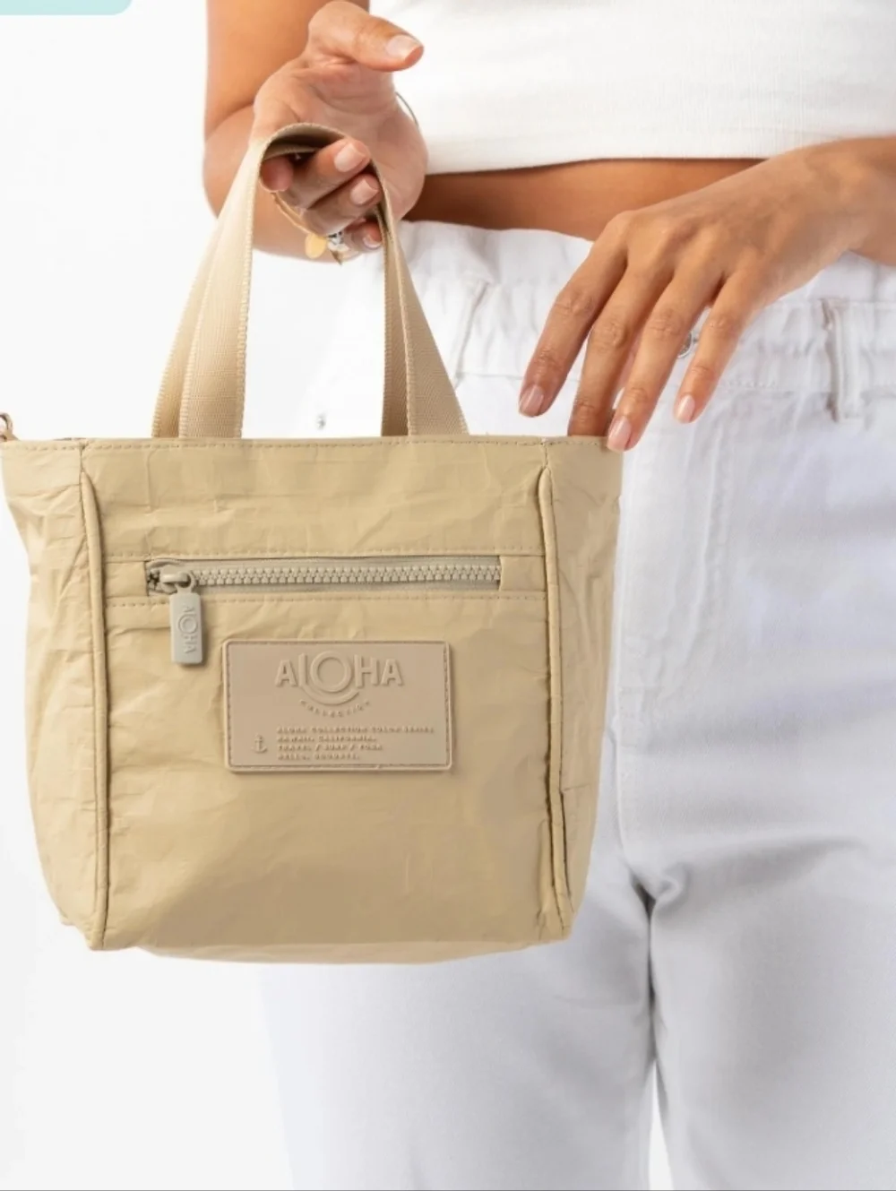 Aloha Collection Crossbody | Monochrome Tote - Picture 4 of 5